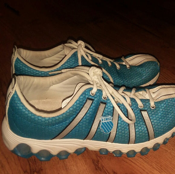 Shoes - Picture 2 of 4